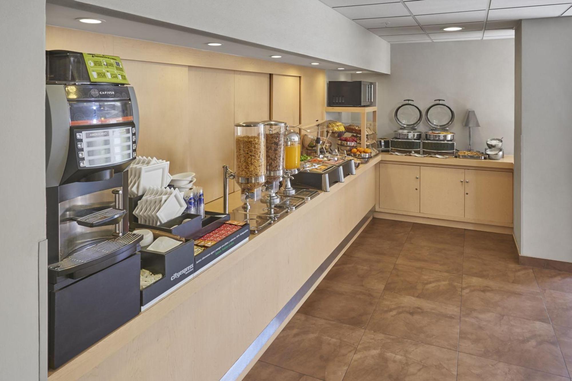 City Express By Marriott Puebla Finsa Εξωτερικό φωτογραφία