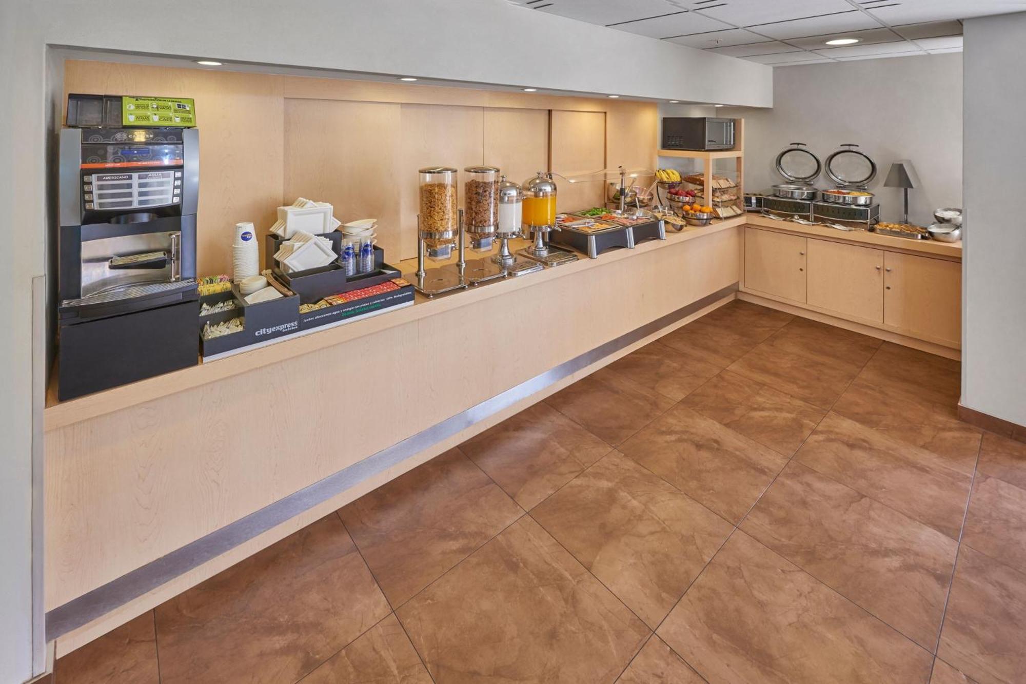 City Express By Marriott Puebla Finsa Εξωτερικό φωτογραφία